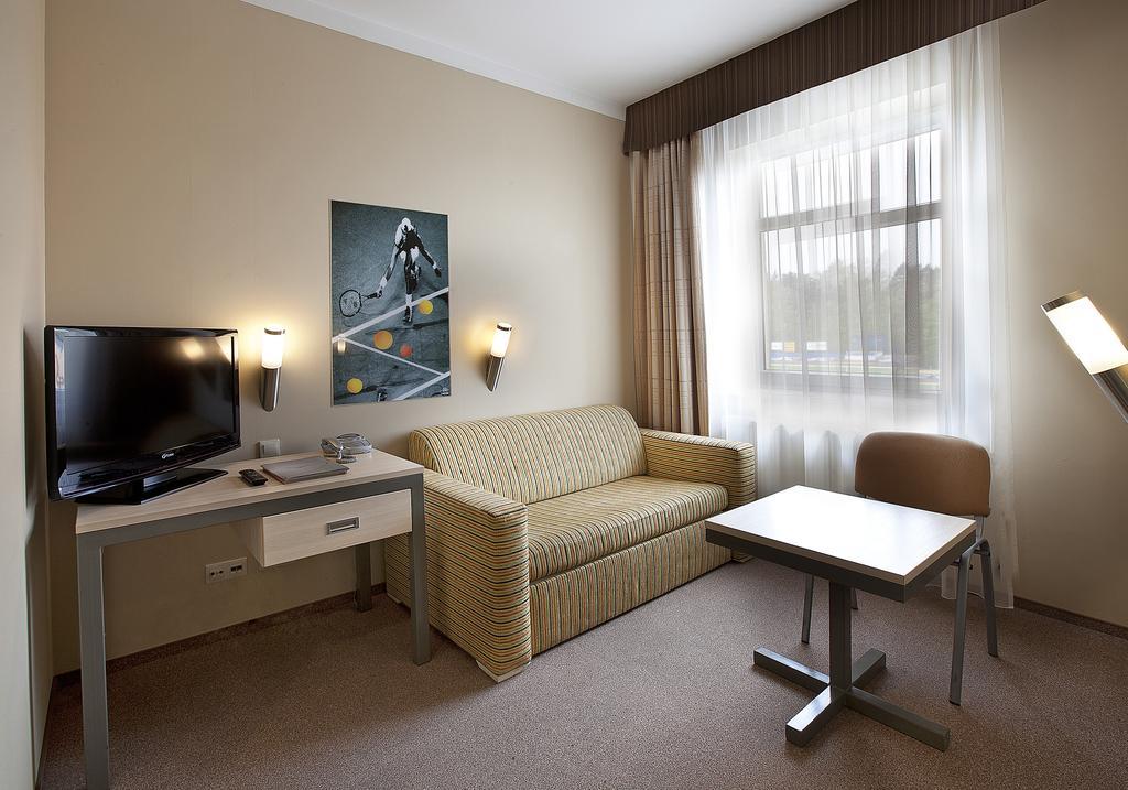Hotel Jarota Jarocin Værelse billede