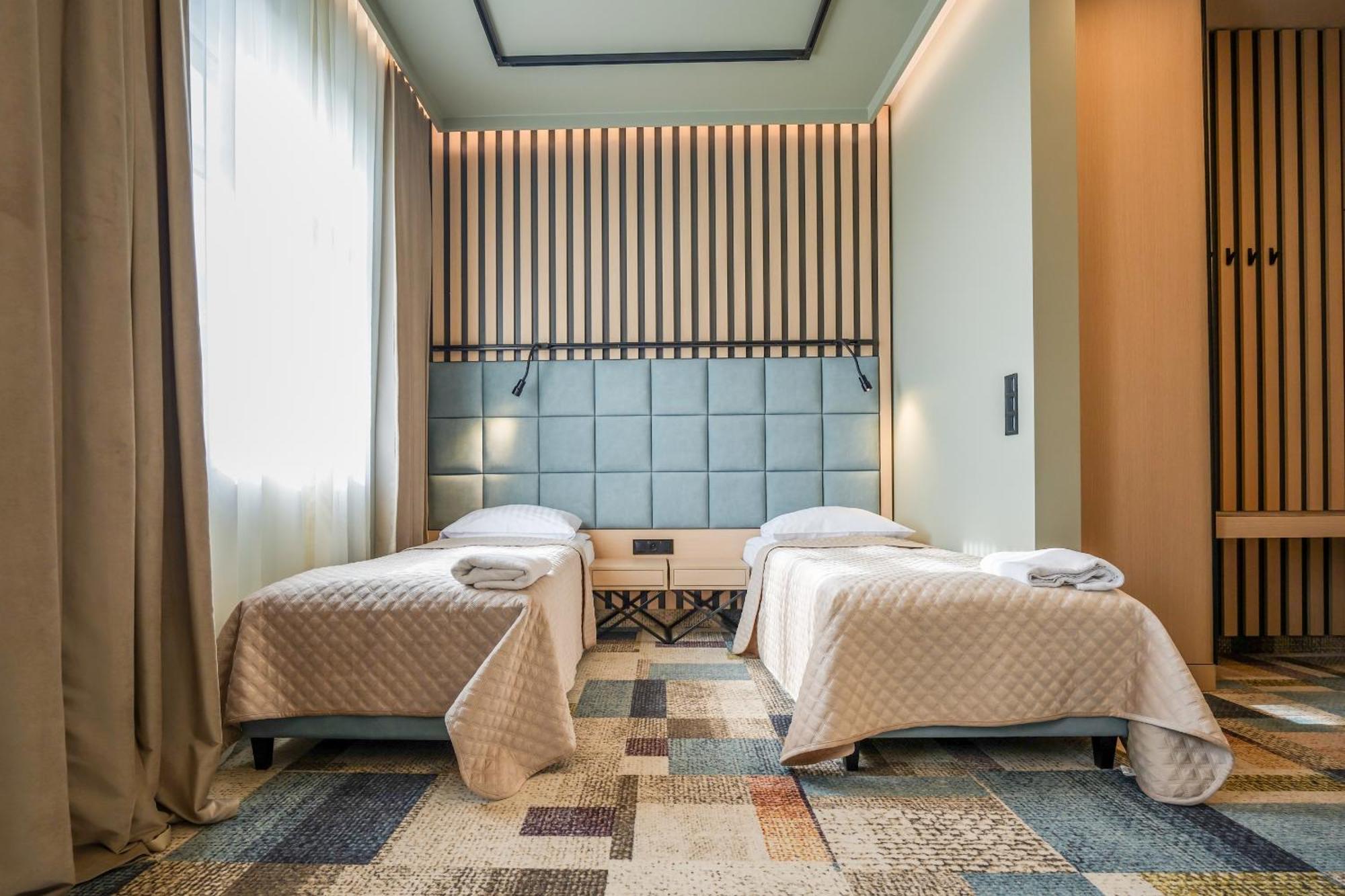 Hotel Jarota Jarocin Eksteriør billede
